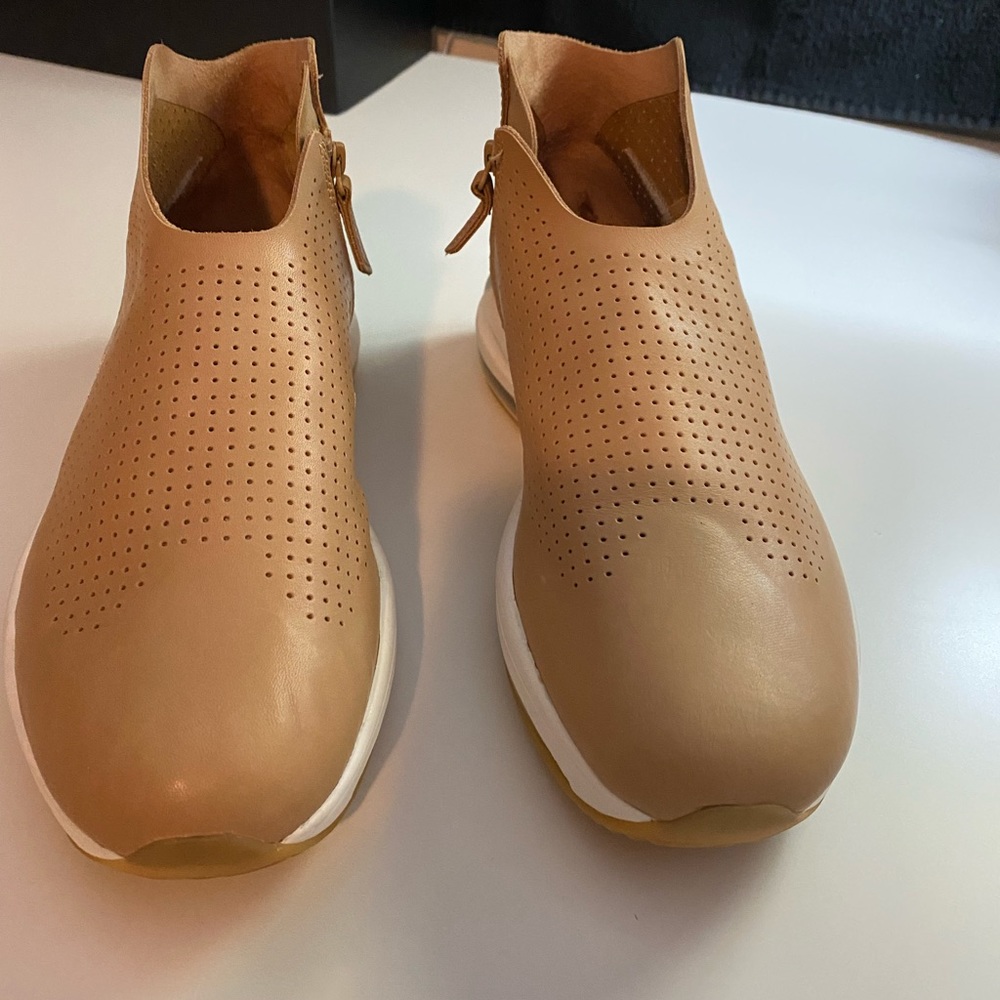 Nike Zoom 9.5 Tan